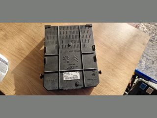 bontott PEUGEOT 307 Biztosítéktábla Utastér