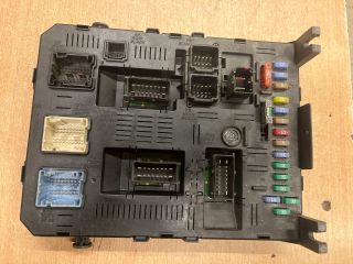 bontott PEUGEOT 307 Biztosítéktábla Utastér