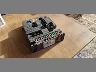 bontott PEUGEOT 307 Biztosítéktábla Utastér