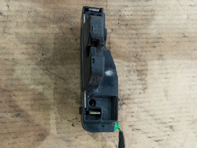 bontott PEUGEOT 307 Csomagtérajtó Zárbetét