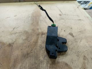 bontott PEUGEOT 307 Csomagtérajtó Zárbetét