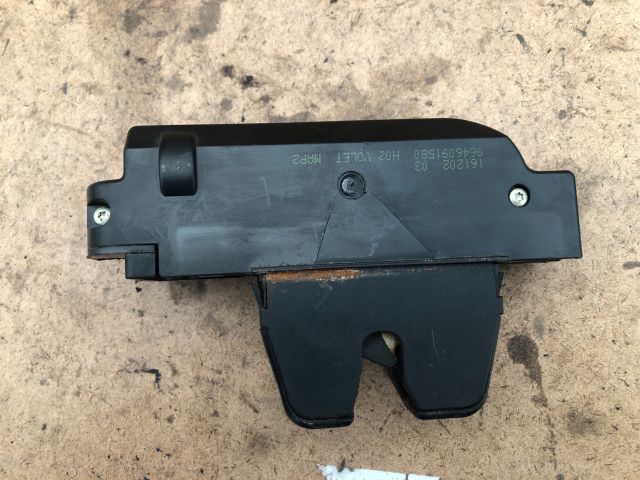 bontott PEUGEOT 307 Csomagtérajtó Zárszerkezet