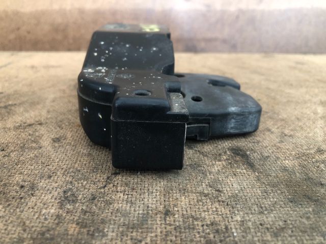 bontott PEUGEOT 307 Csomagtérajtó Zárszerkezet