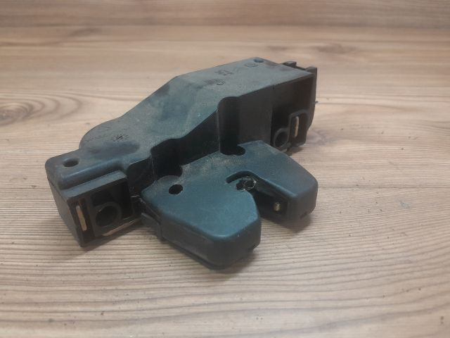 bontott PEUGEOT 307 Csomagtérajtó Zárszerkezet