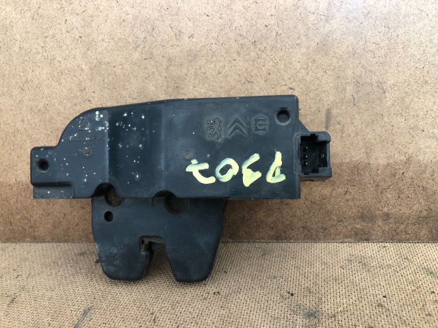 bontott PEUGEOT 307 Csomagtérajtó Zárszerkezet
