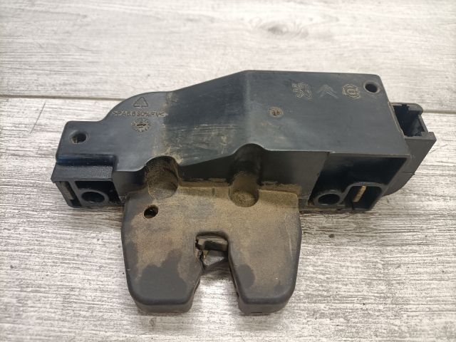 bontott PEUGEOT 307 Csomagtérajtó Zárszerkezet