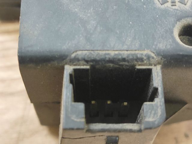 bontott PEUGEOT 307 Csomagtérajtó Zárszerkezet