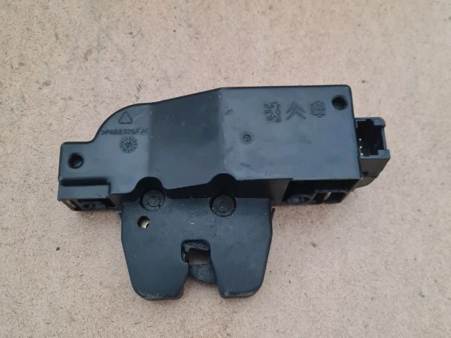 bontott PEUGEOT 307 Csomagtérajtó Zárszerkezet