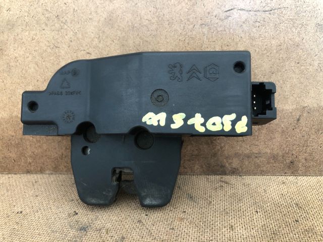 bontott PEUGEOT 307 Csomagtérajtó Zárszerkezet