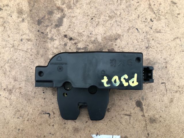 bontott PEUGEOT 307 Csomagtérajtó Zárszerkezet