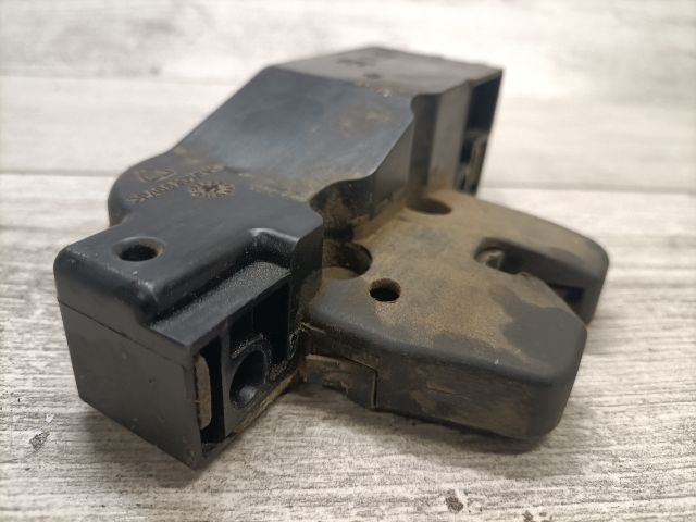 bontott PEUGEOT 307 Csomagtérajtó Zárszerkezet