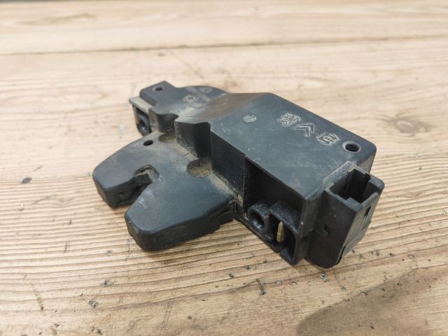 bontott PEUGEOT 307 Csomagtérajtó Zárszerkezet