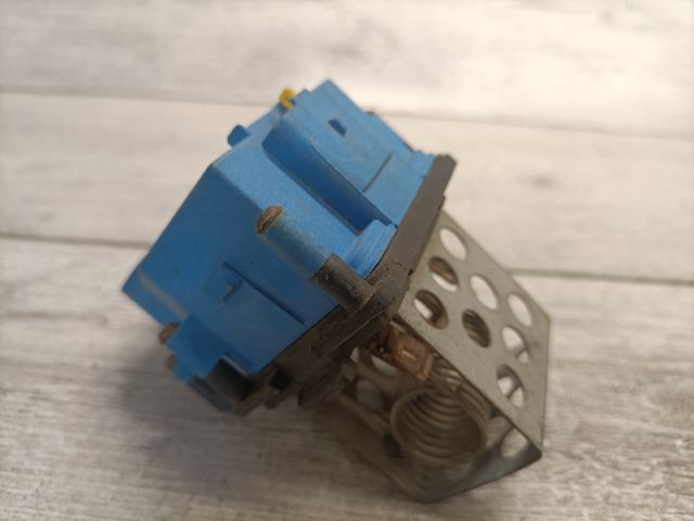 bontott PEUGEOT 307 Előtét Ellenállás Fűtőmotor