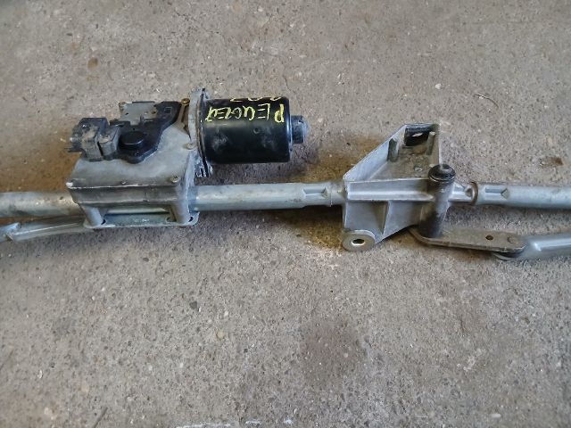 bontott PEUGEOT 307 Első Ablaktörlő Szerkezet Motorral