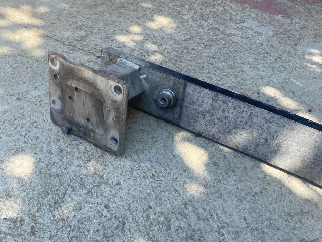 bontott PEUGEOT 307 Első Lökhárító Merevítő (Fém)