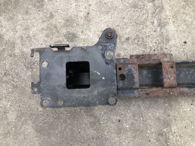 bontott PEUGEOT 307 Első Lökhárító Merevítő (Fém)