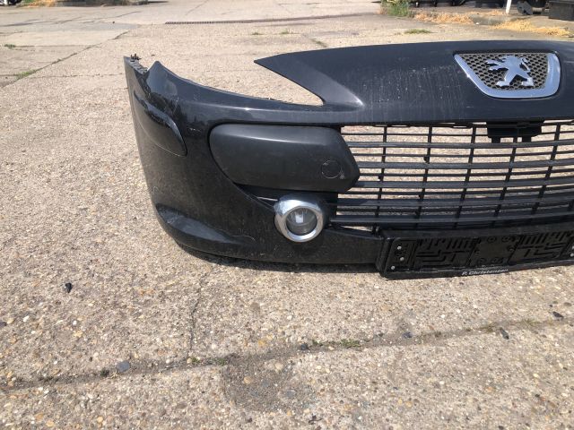 bontott PEUGEOT 307 Első Lökhárító (Részeivel)