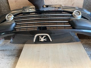 bontott PEUGEOT 307 Első Lökhárító (Részeivel)