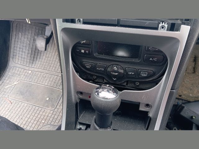 bontott PEUGEOT 307 Első Lökhárító (Részeivel)