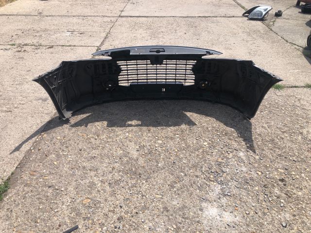 bontott PEUGEOT 307 Első Lökhárító (Részeivel)