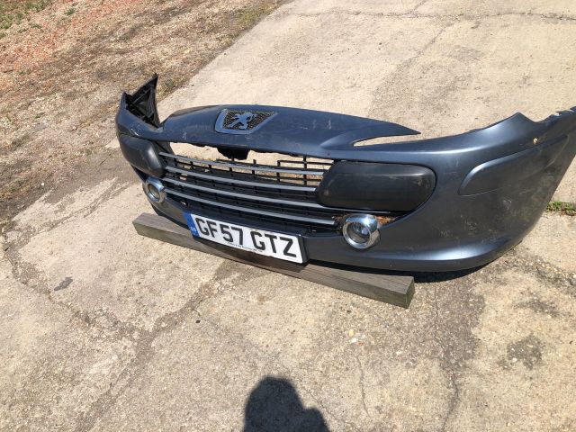 bontott PEUGEOT 307 Első Lökhárító (Részeivel)