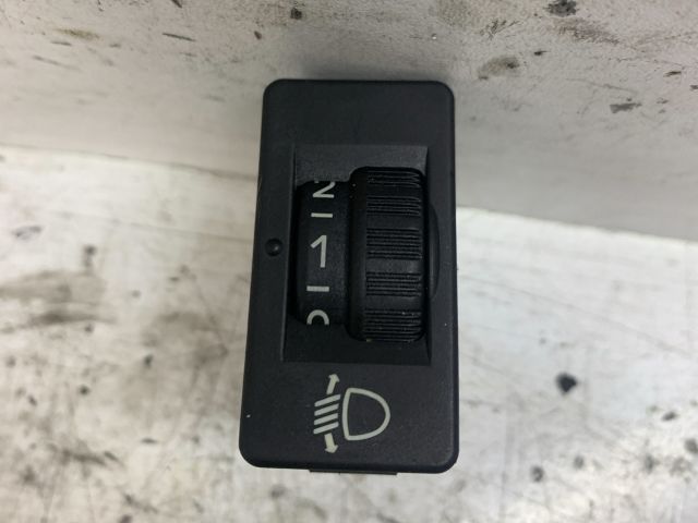 bontott PEUGEOT 307 Fényszórómagasság Állító Kapcsoló