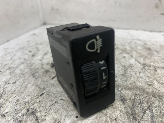 bontott PEUGEOT 307 Fényszórómagasság Állító Kapcsoló