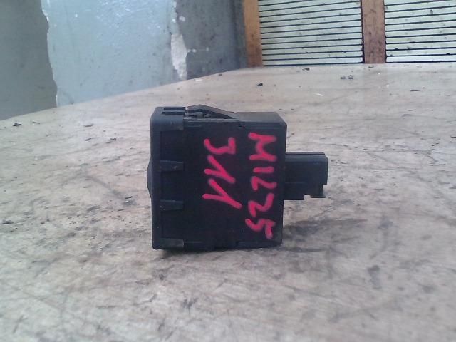 bontott PEUGEOT 307 Fényszórómagasság Állító Kapcsoló