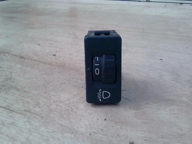 bontott PEUGEOT 307 Fényszórómagasság Állító Kapcsoló