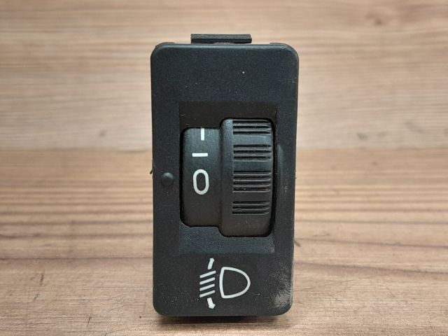 bontott PEUGEOT 307 Fényszórómagasság Állító Kapcsoló