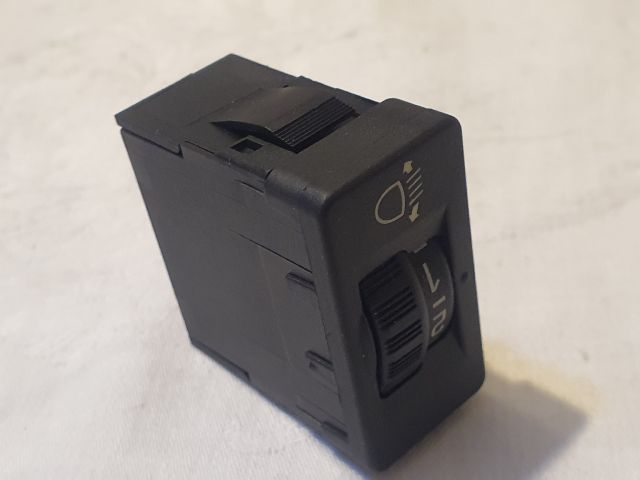 bontott PEUGEOT 307 Fényszórómagasság Állító Kapcsoló