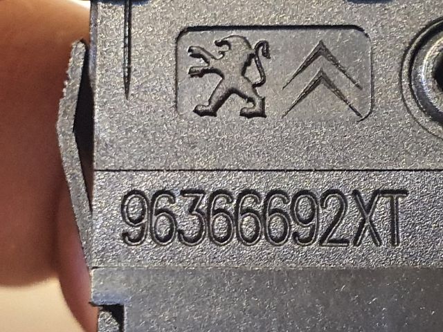 bontott PEUGEOT 307 Fényszórómagasság Állító Kapcsoló