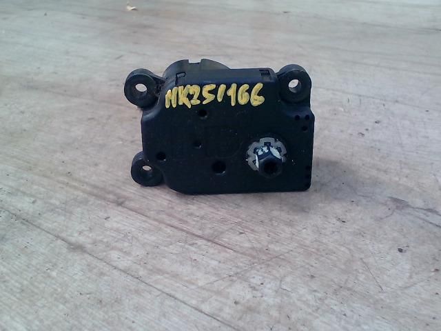 bontott PEUGEOT 307 Fűtés Állító Motor