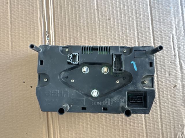 bontott PEUGEOT 307 Fűtéskapcsoló (digit klímás)