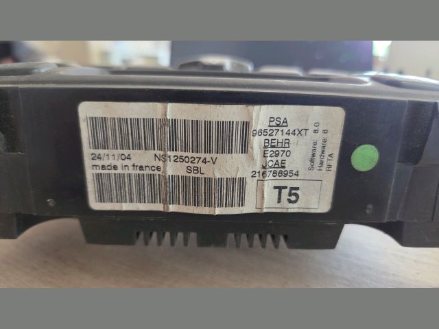 bontott PEUGEOT 307 Fűtéskapcsoló (digit klímás)