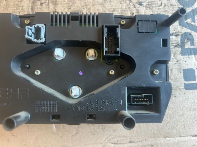 bontott PEUGEOT 307 Fűtéskapcsoló (digit klímás)