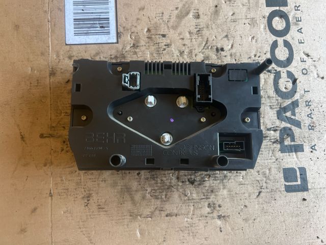 bontott PEUGEOT 307 Fűtéskapcsoló (digit klímás)