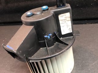 bontott PEUGEOT 307 Fűtőmotor (Klímás)