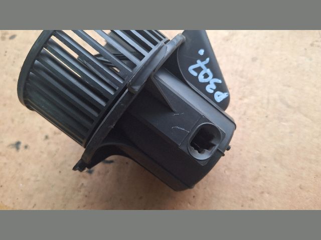 bontott PEUGEOT 307 Fűtőmotor (Nem klímás)