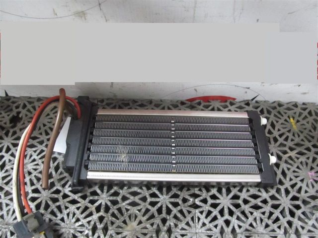 bontott PEUGEOT 307 Fűtőradiátor (Elektromos)