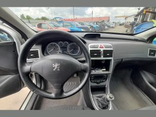 bontott PEUGEOT 307 Hátsó középső Biztonsági Öv