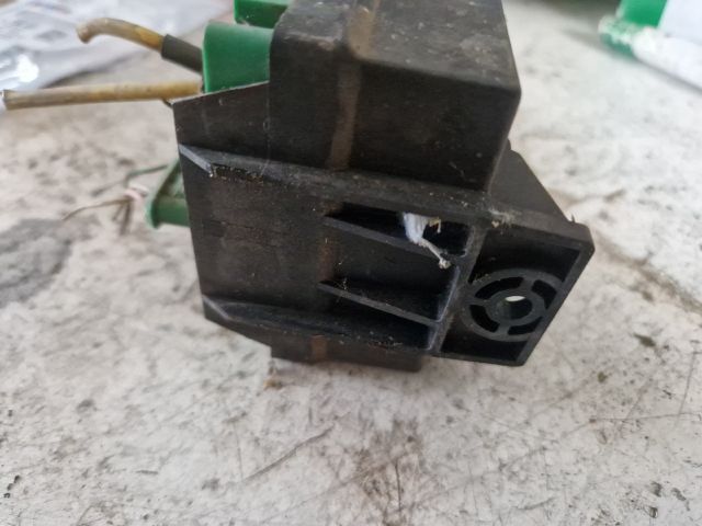 bontott PEUGEOT 307 Izzító Relé