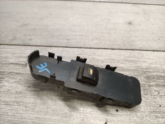 bontott PEUGEOT 307 Jobb első Ablakemelő Kapcsoló