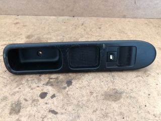 bontott PEUGEOT 307 Jobb első Ablakemelő Kapcsoló