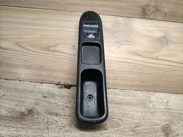 bontott PEUGEOT 307 Jobb első Ablakemelő Kapcsoló