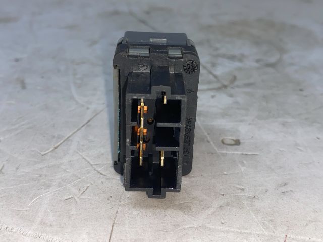 bontott PEUGEOT 307 Jobb első Ablakemelő Kapcsoló