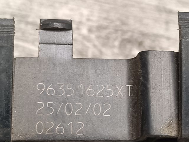 bontott PEUGEOT 307 Jobb első Ablakemelő Kapcsoló