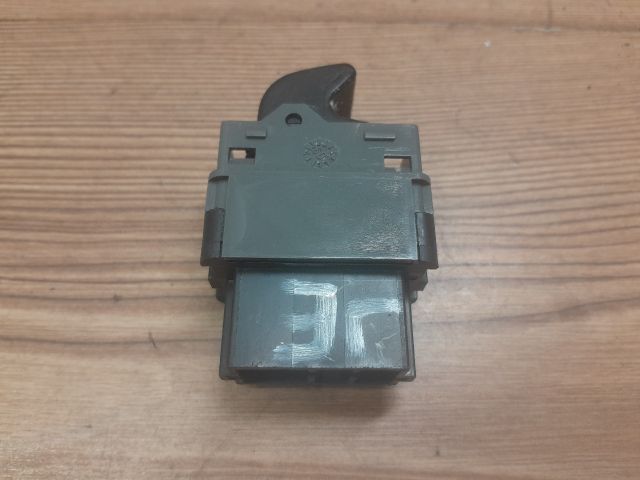 bontott PEUGEOT 307 Jobb első Ablakemelő Kapcsoló