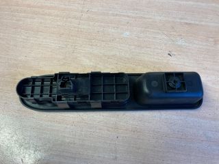 bontott PEUGEOT 307 Jobb első Ablakemelő Kapcsoló