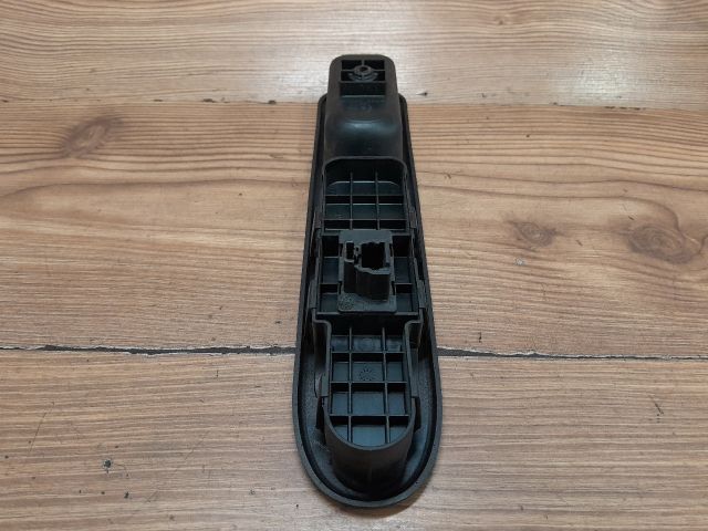 bontott PEUGEOT 307 Jobb első Ablakemelő Kapcsoló